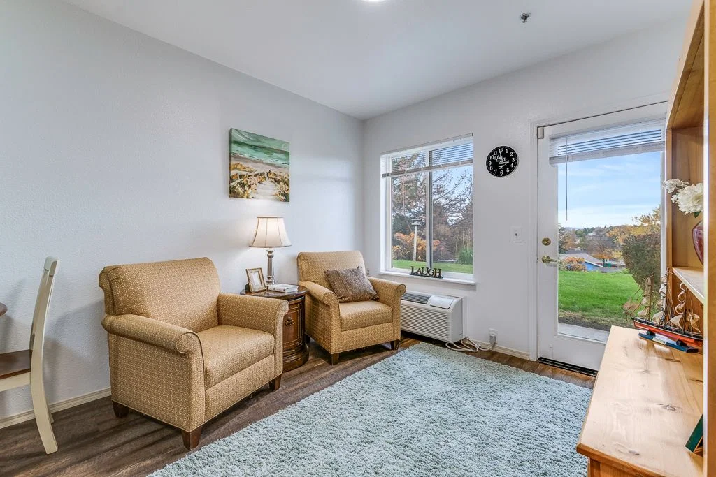 KLAMATH FALLS SENIOR LIVING
