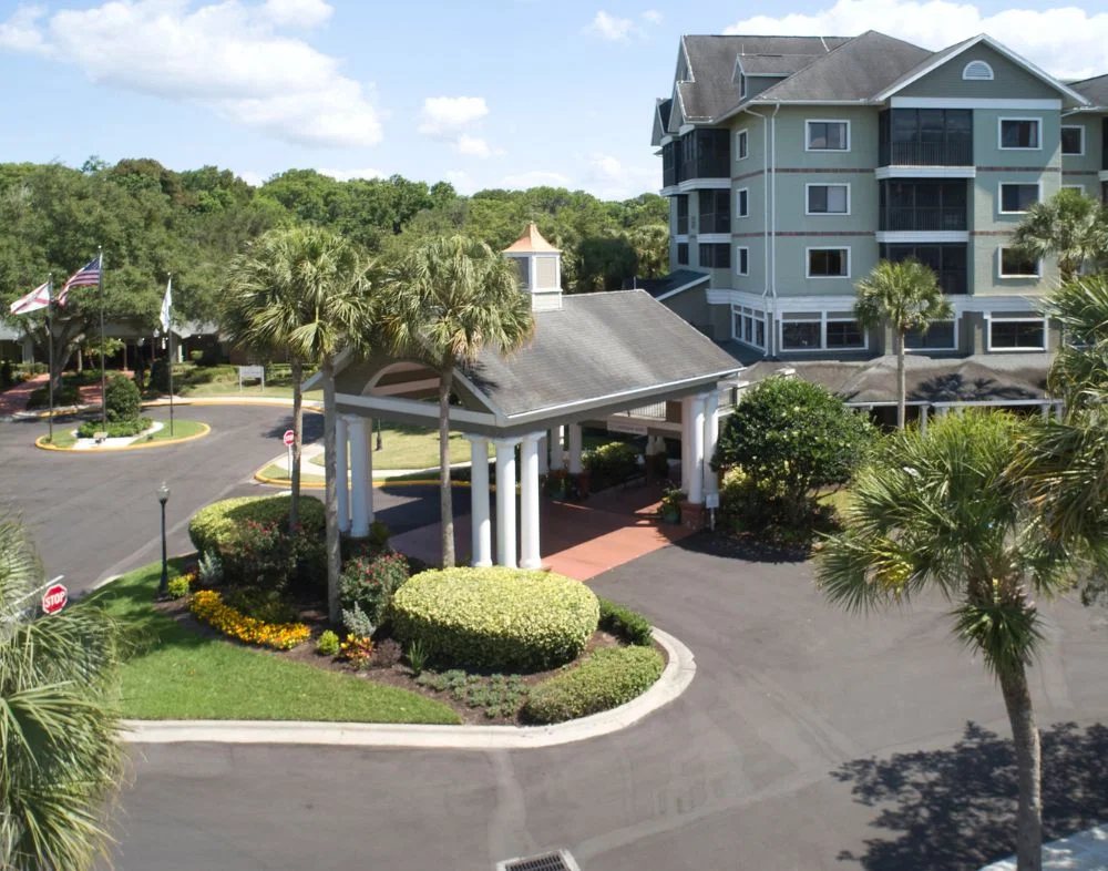 LAKE PORT SQUARE