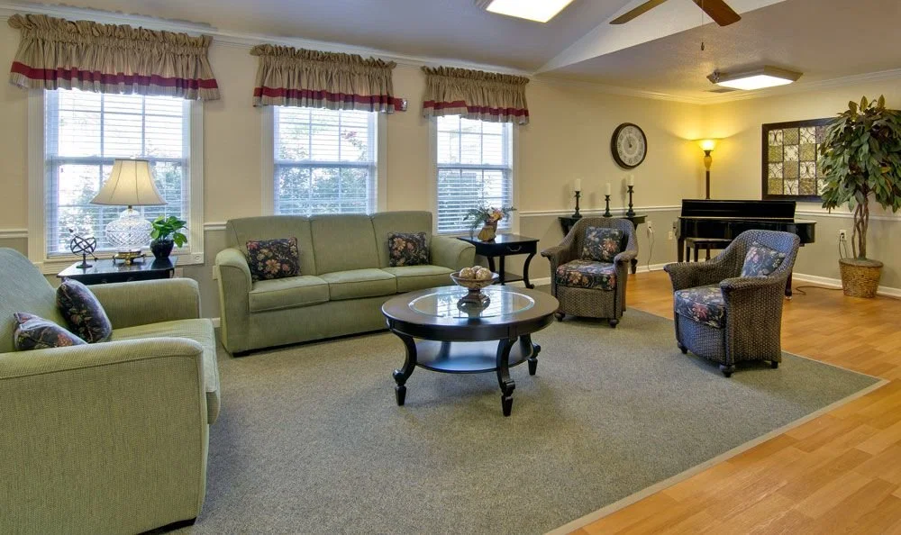 LAKEWOOD SENIOR LIVING