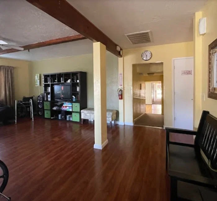 LAKEWOOD VILLA