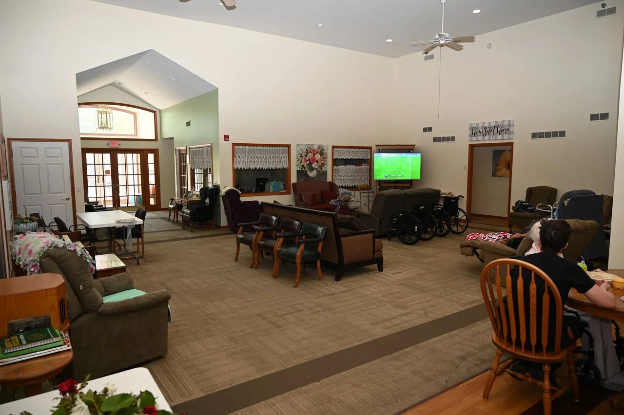 Leisure Manor Residence for Seniors