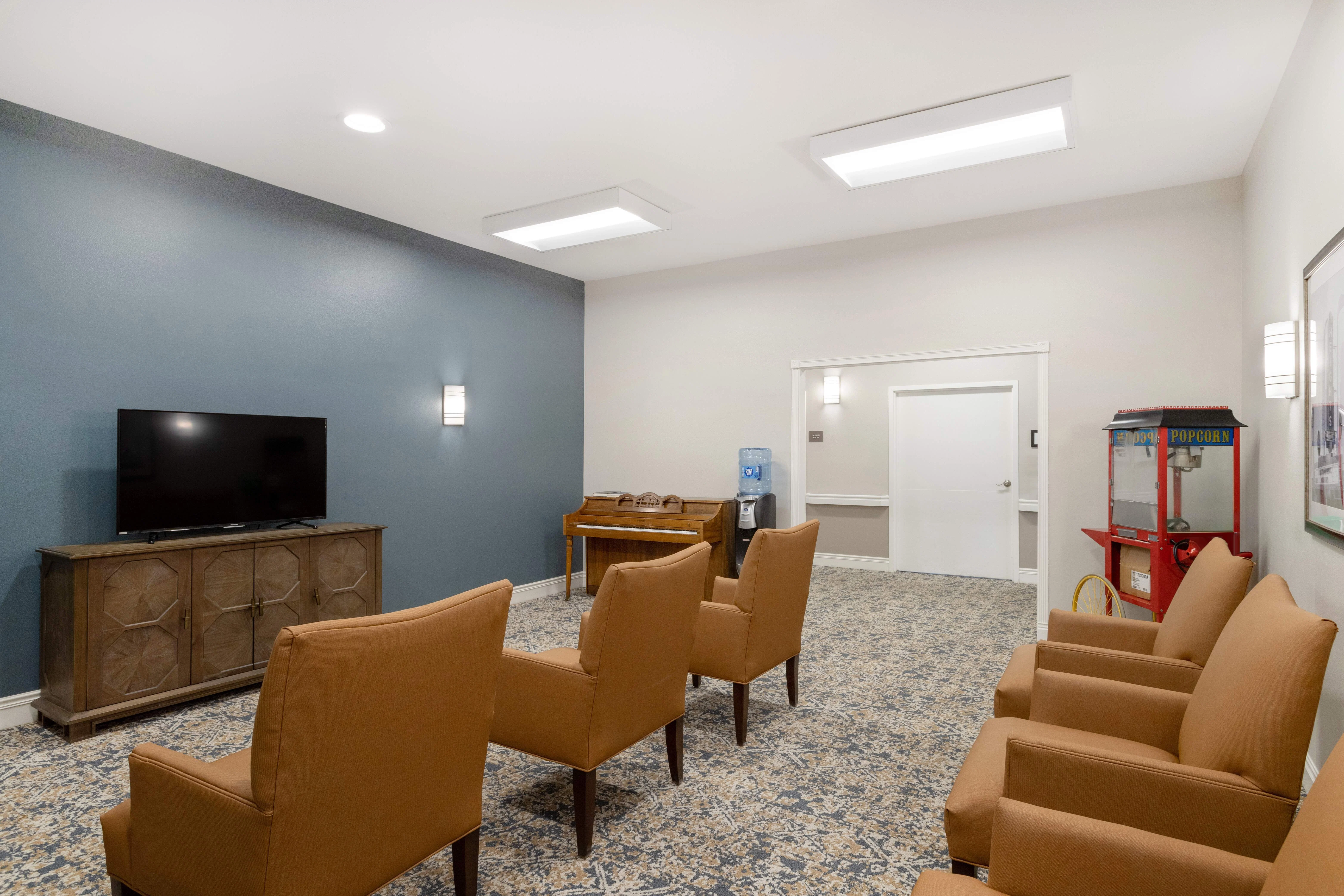 LEWIS PARK ESTATES SENIOR LIVING