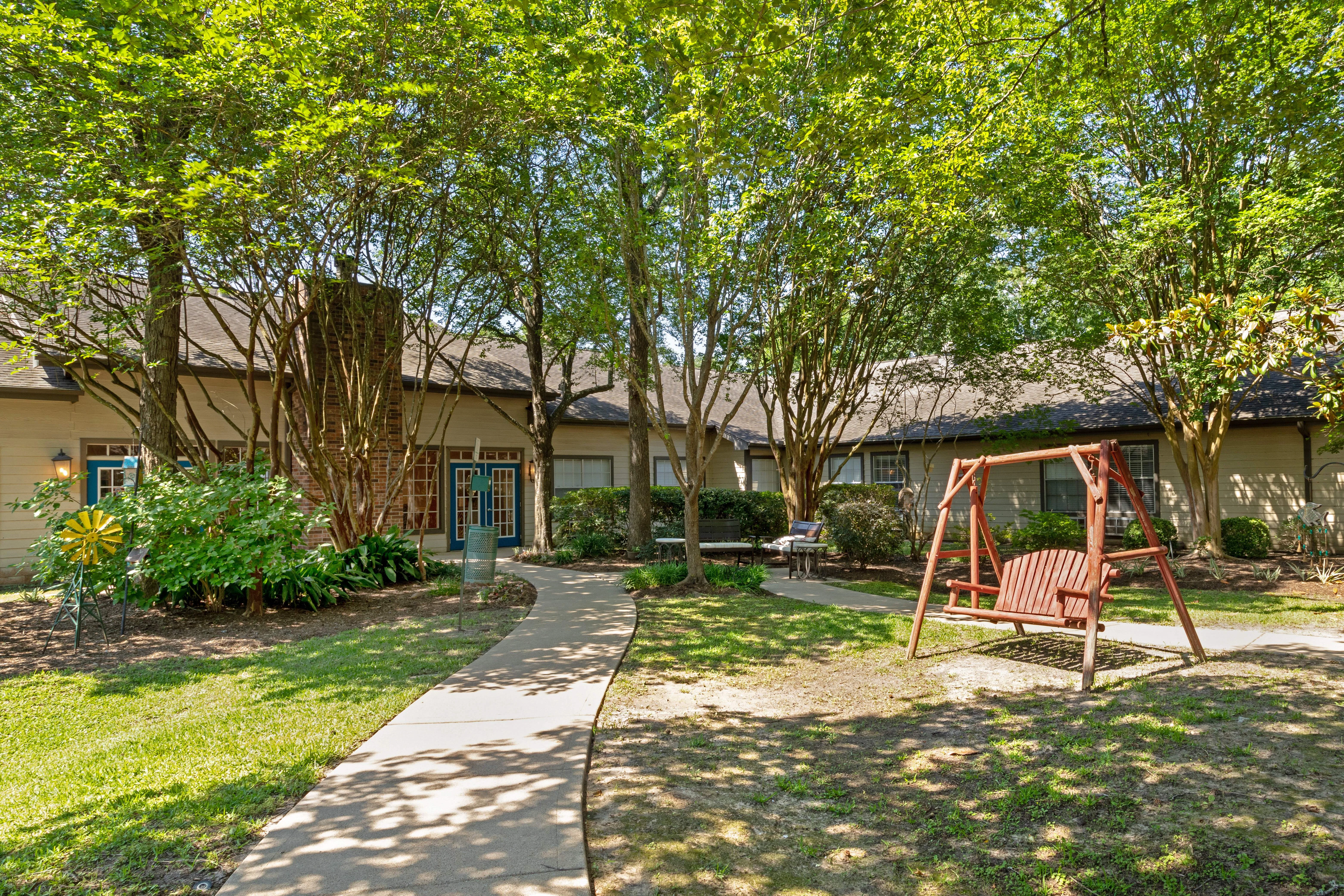 LEWIS PARK ESTATES SENIOR LIVING