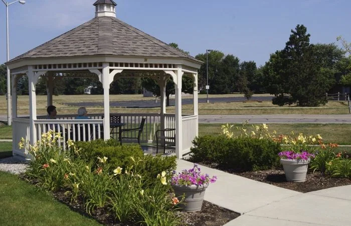 LINDEN SQUARE SENIOR CARE