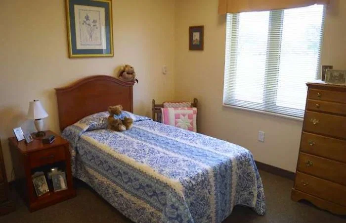 LINDEN SQUARE SENIOR CARE
