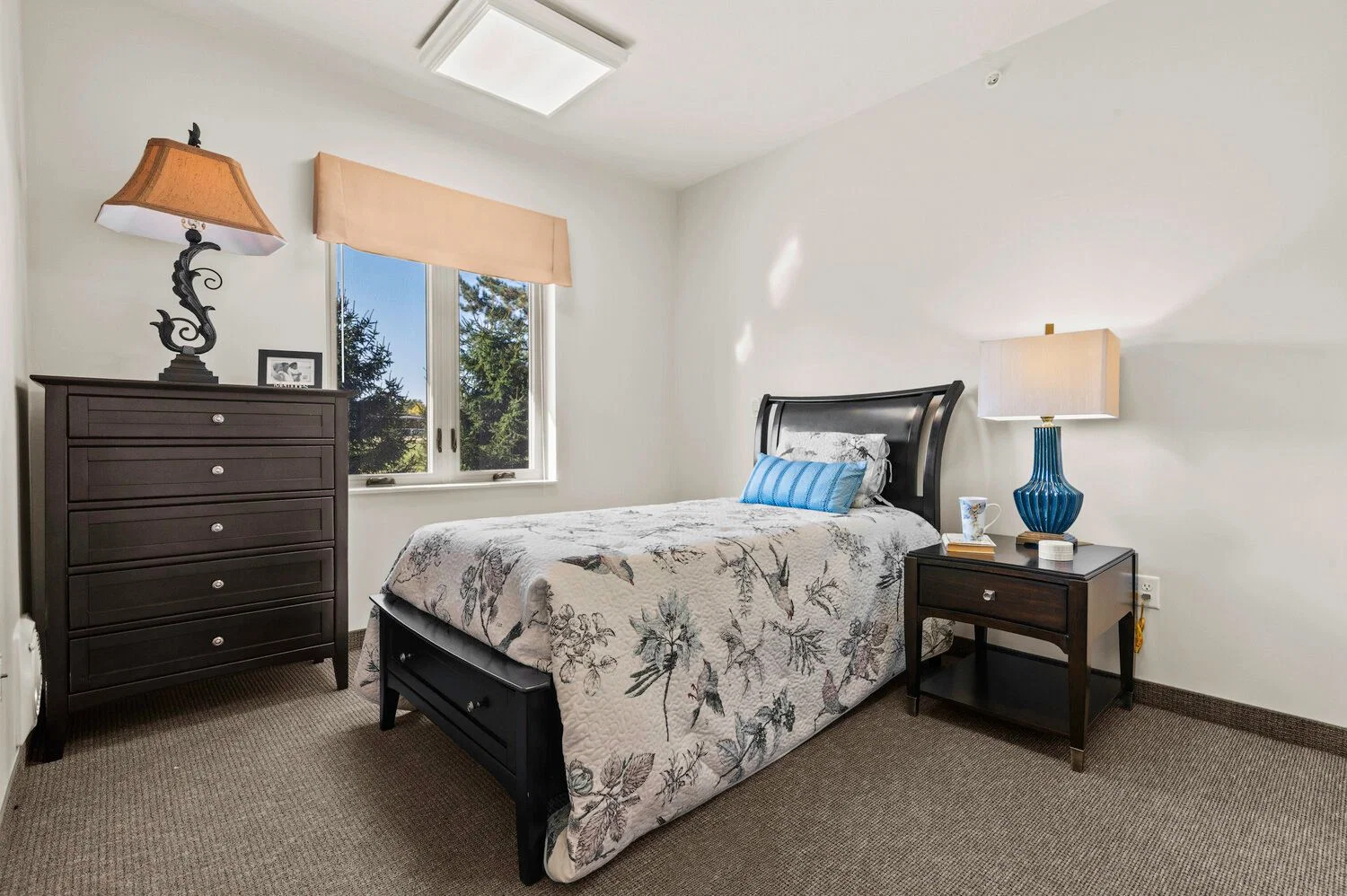 LINDEN SQUARE SENIOR CARE