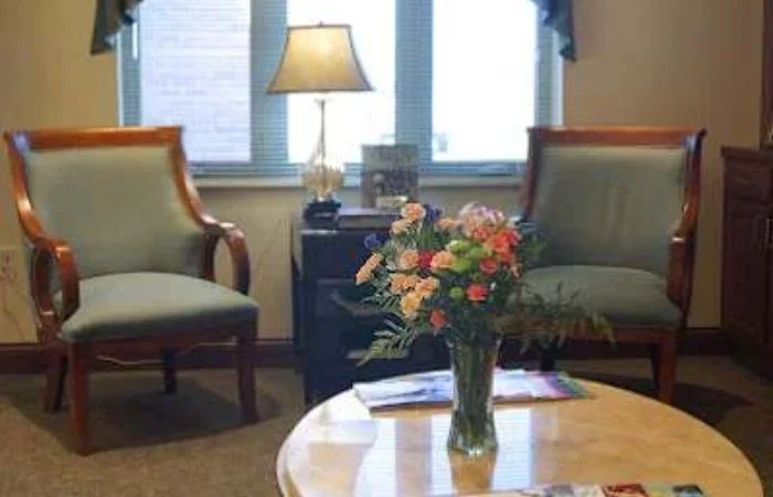 LINDEN SQUARE SENIOR CARE