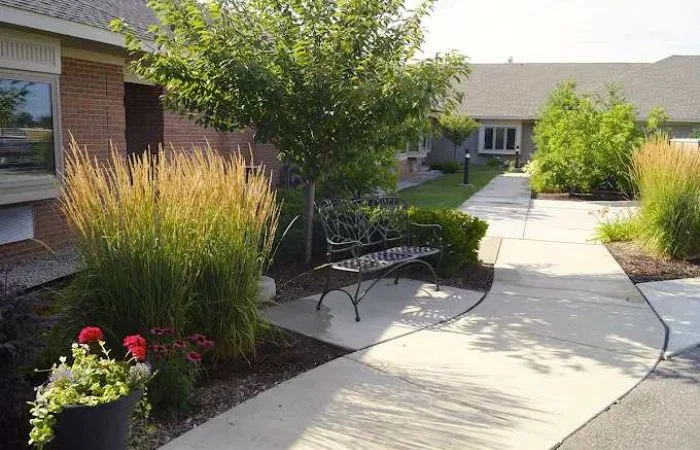 LINDEN SQUARE SENIOR CARE
