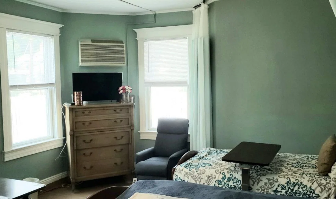 LITTLE SENIOR RESIDENCE