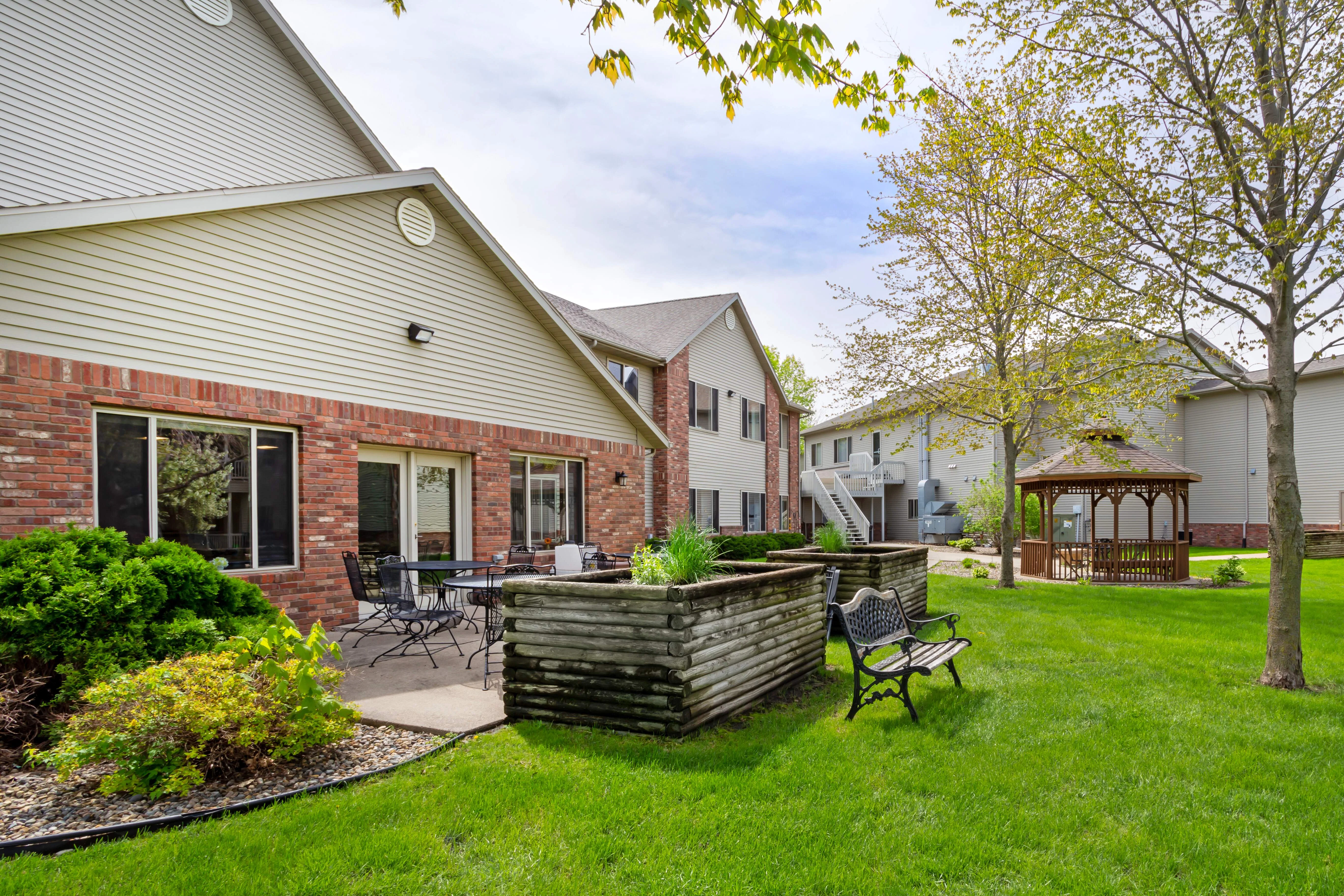 MANKATO LODGE SENIOR LIVING
