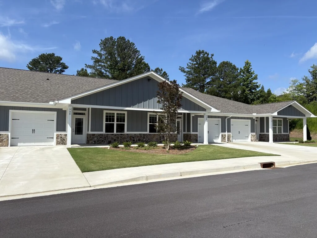 Manor Lake Assisted Living, Memory Care & Independent Living - Hickory Flat