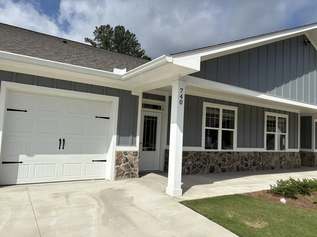 Manor Lake Assisted Living, Memory Care & Independent Living - Hickory Flat