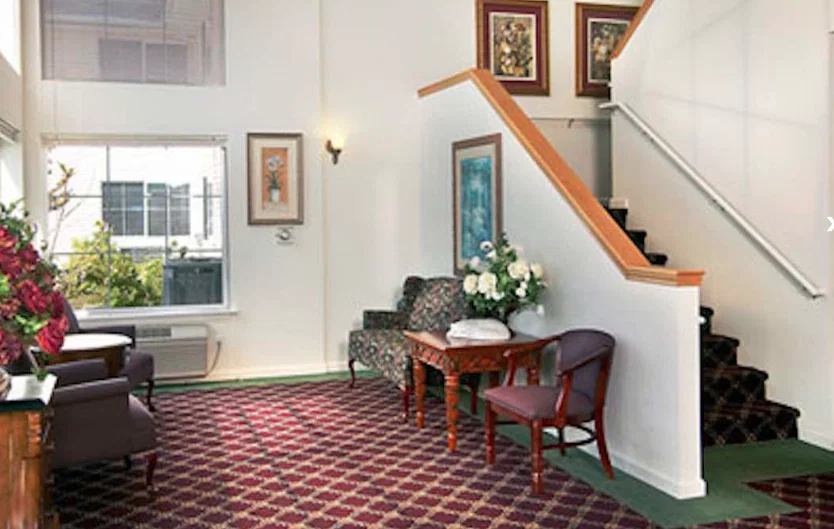 MAPLE GLEN SENIOR LIVING