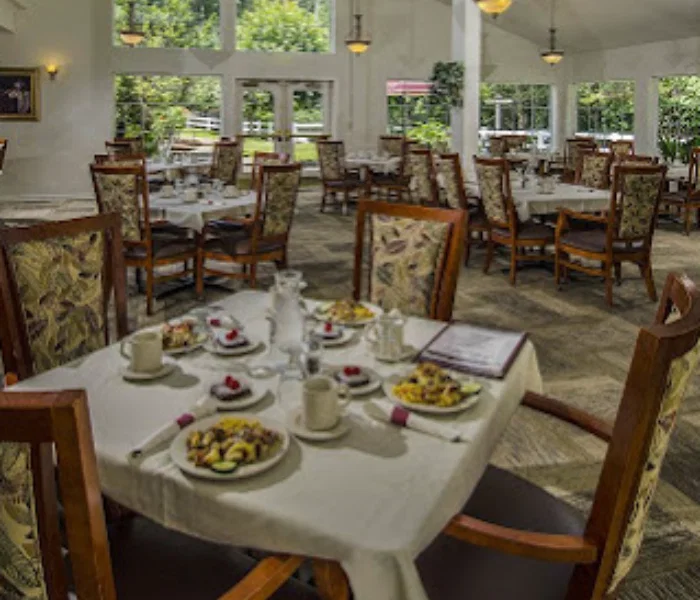 MAPLE GLEN SENIOR LIVING