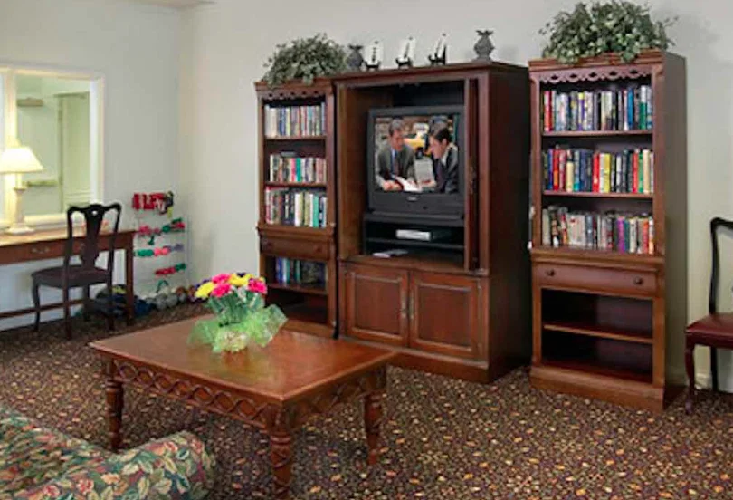 MAPLE GLEN SENIOR LIVING