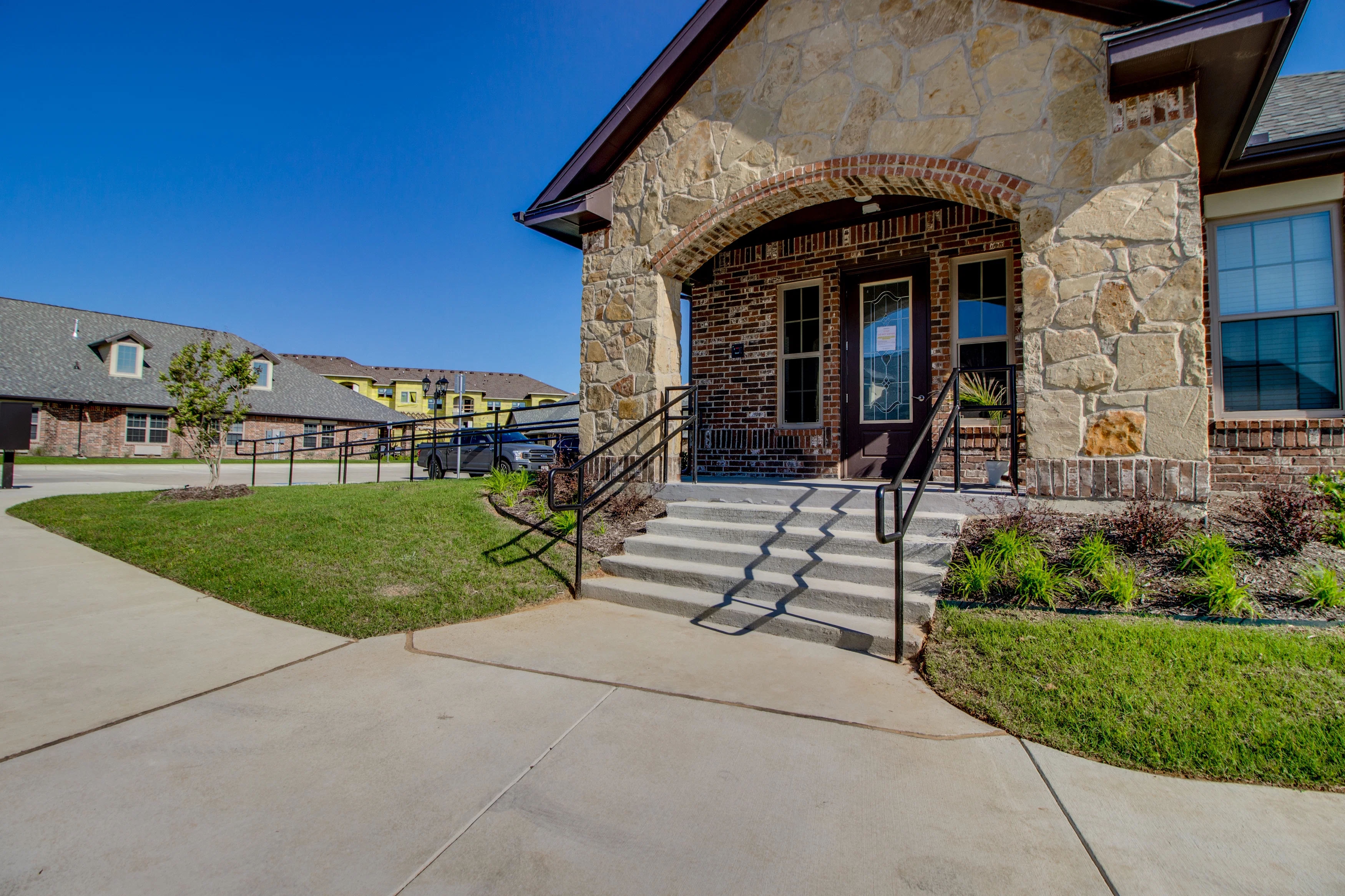 MAYBERRY GARDENS, GRAND PRAIRIE