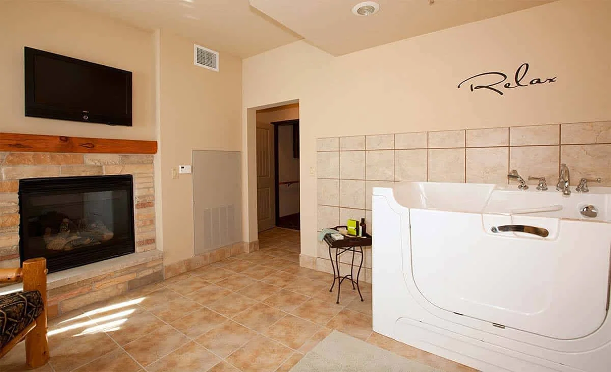 MILESTONE SENIOR LIVING - EAGLE RIVER