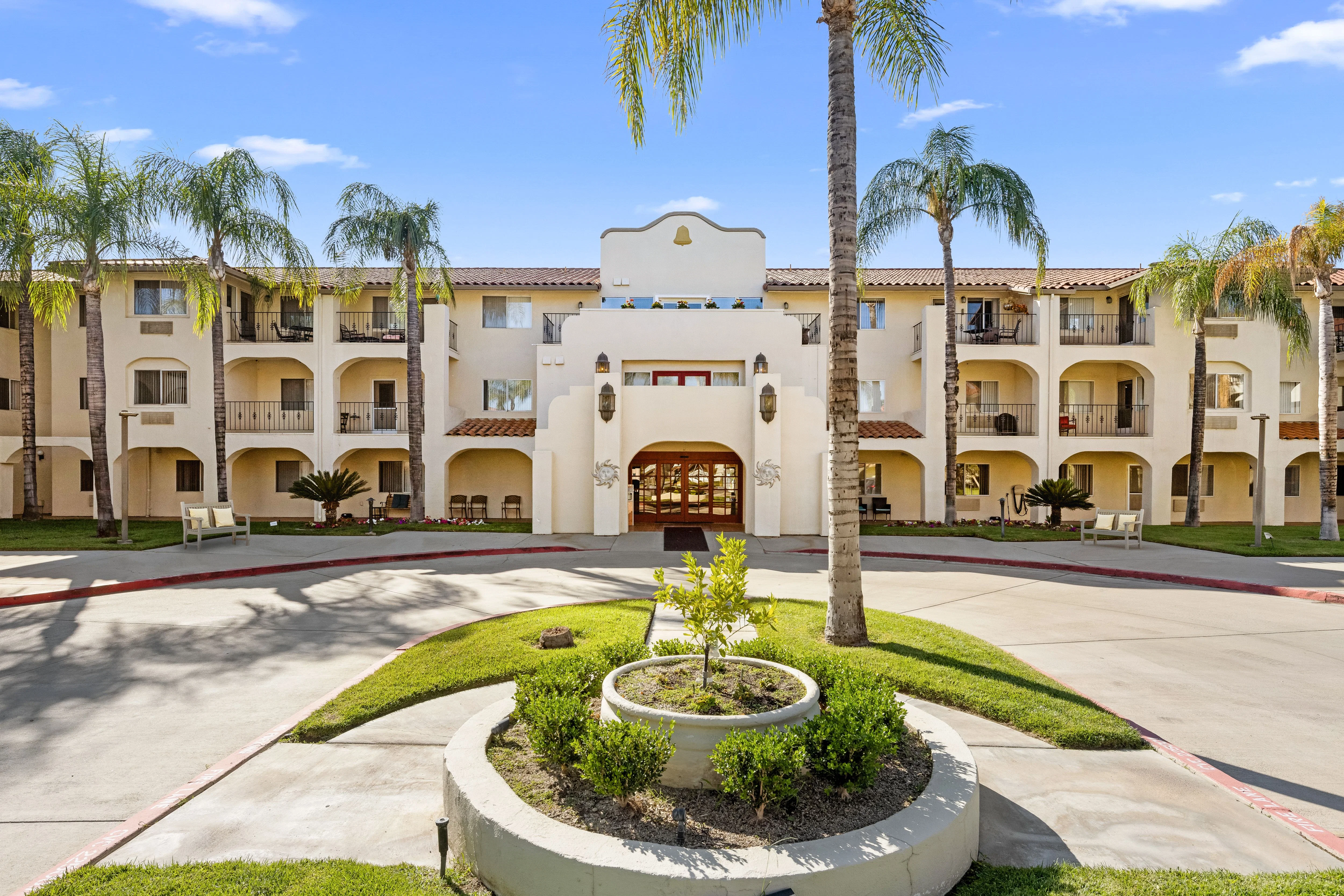MISSION COMMONS