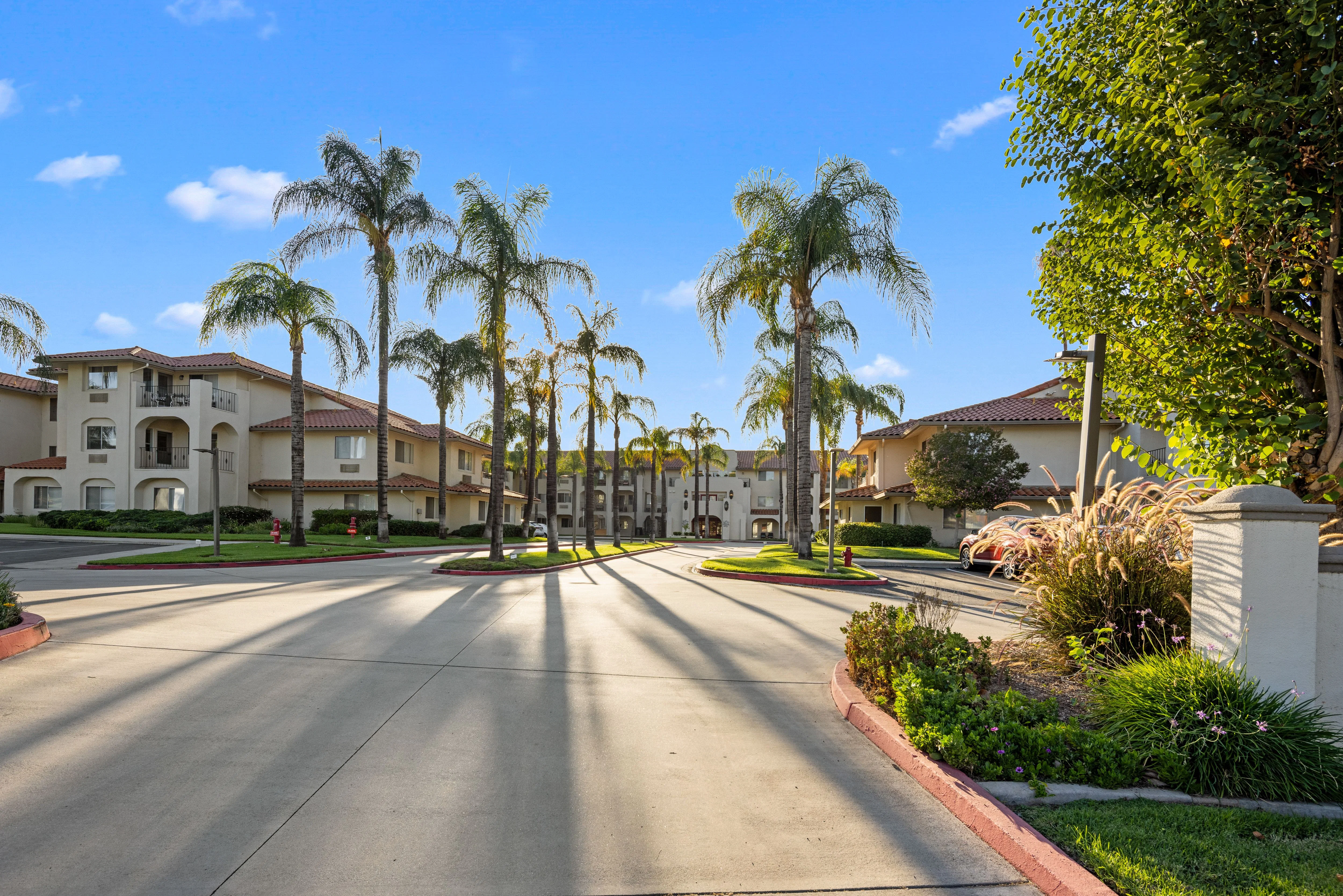 MISSION COMMONS