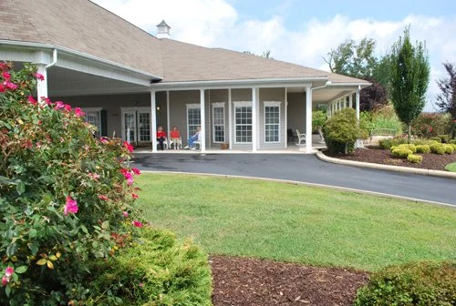 Morning Pointe of Russell - Assisted Living photo