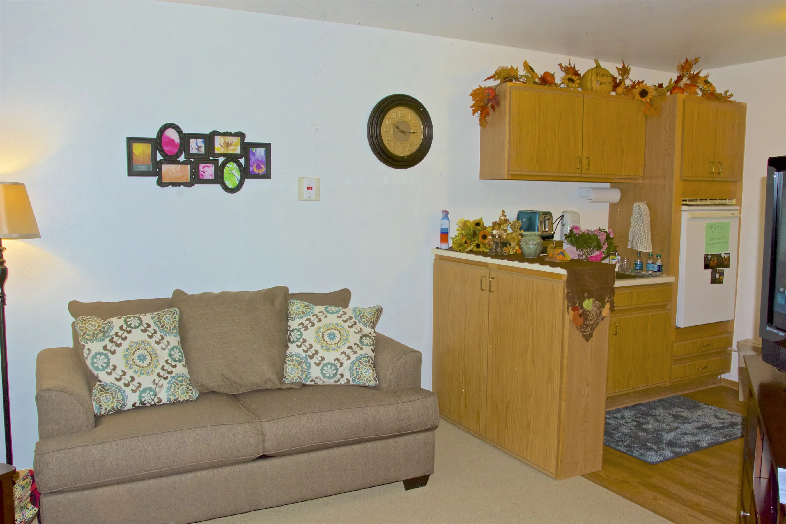PINE OAKS SENIOR LIVING