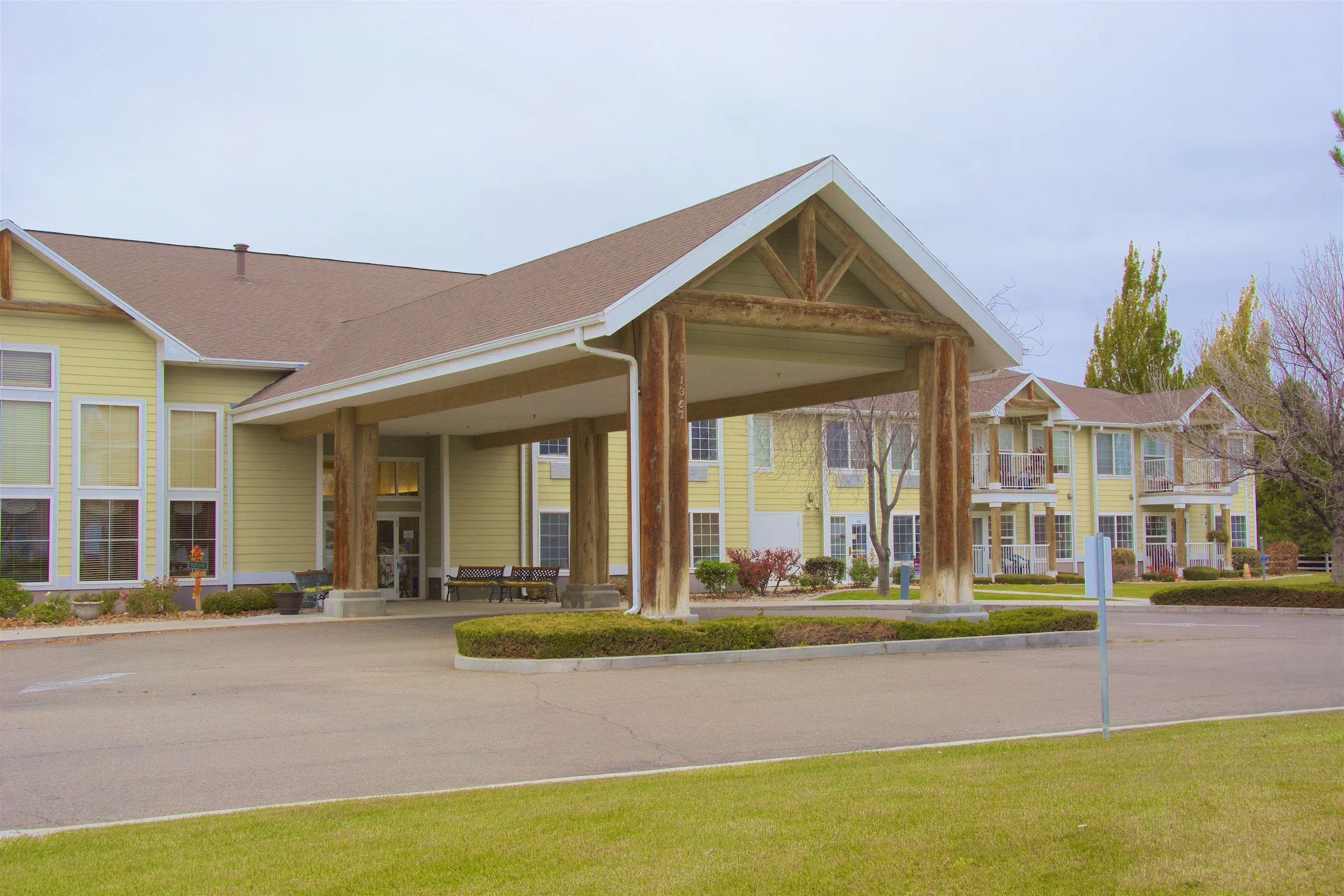 PINE OAKS SENIOR LIVING