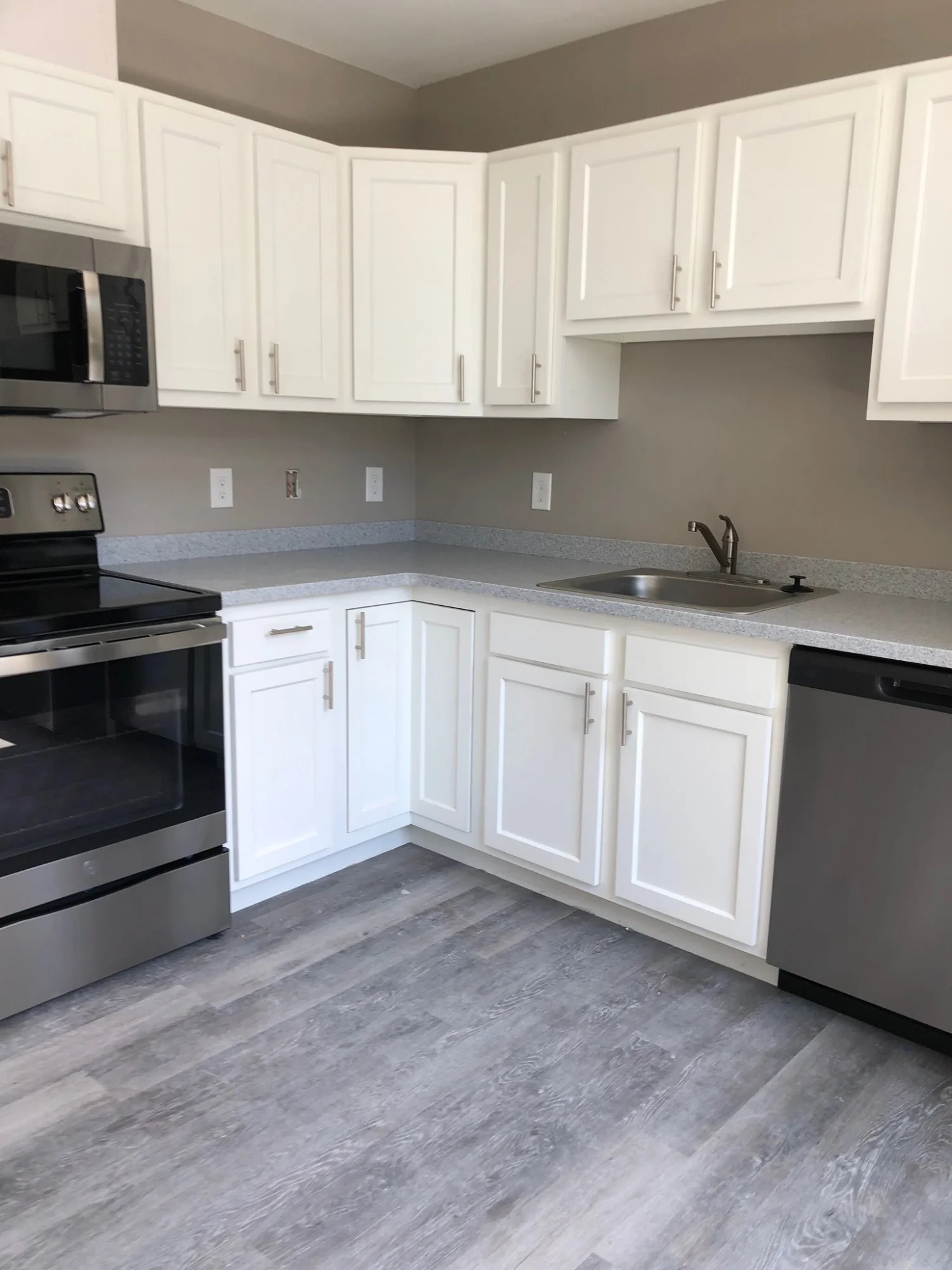 Pine Knoll Apartments