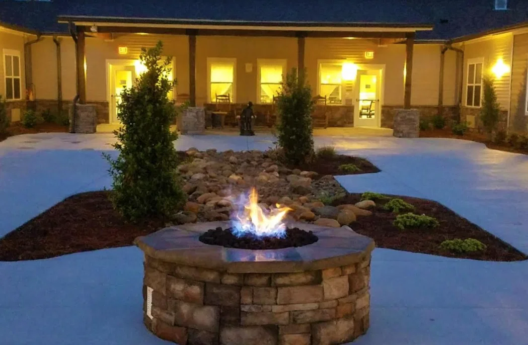PINNACLE ASSISTED LIVING