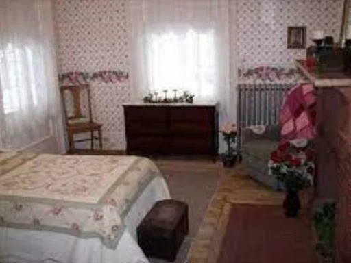 ROSEWOOD MANOR
