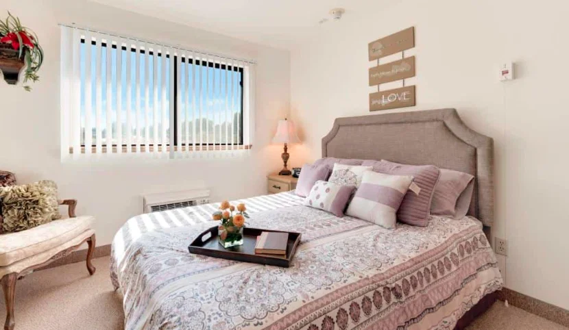 ROYAL COLUMBIAN SENIOR LIVING