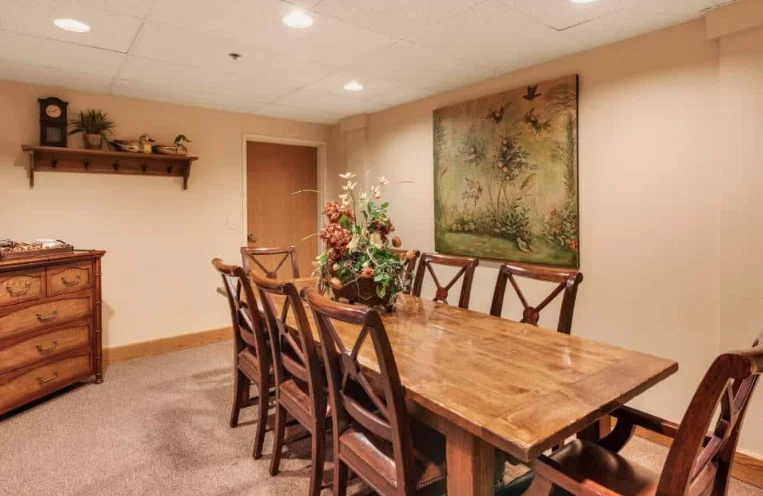ROYAL COLUMBIAN SENIOR LIVING