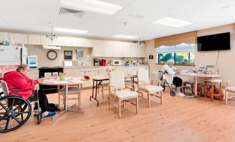 ROYAL COLUMBIAN SENIOR LIVING