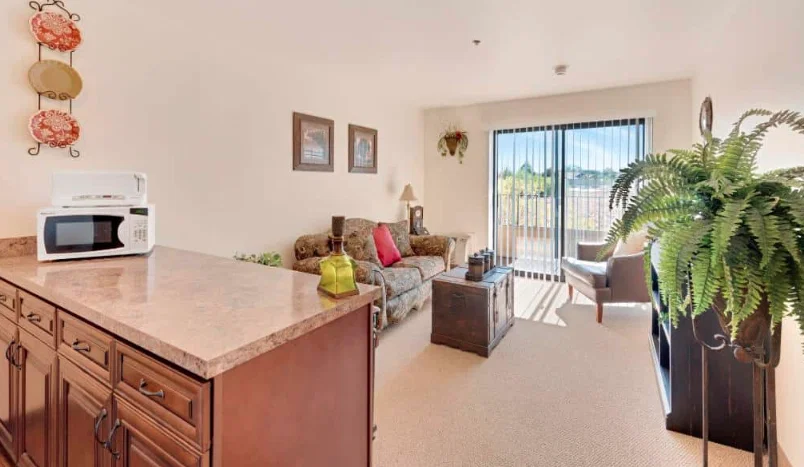 ROYAL COLUMBIAN SENIOR LIVING