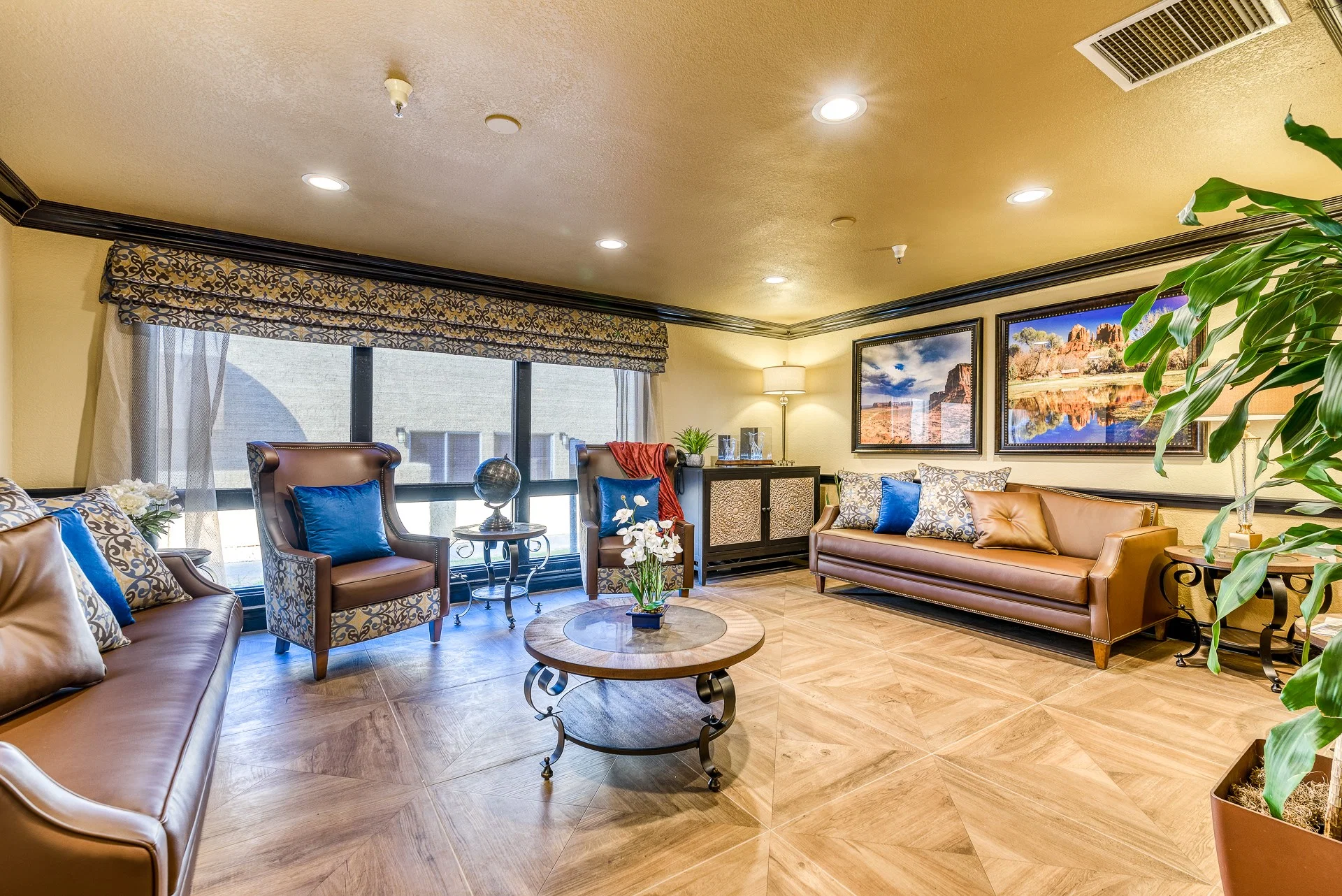 SCOTTSDALE VILLAGE SQUARE