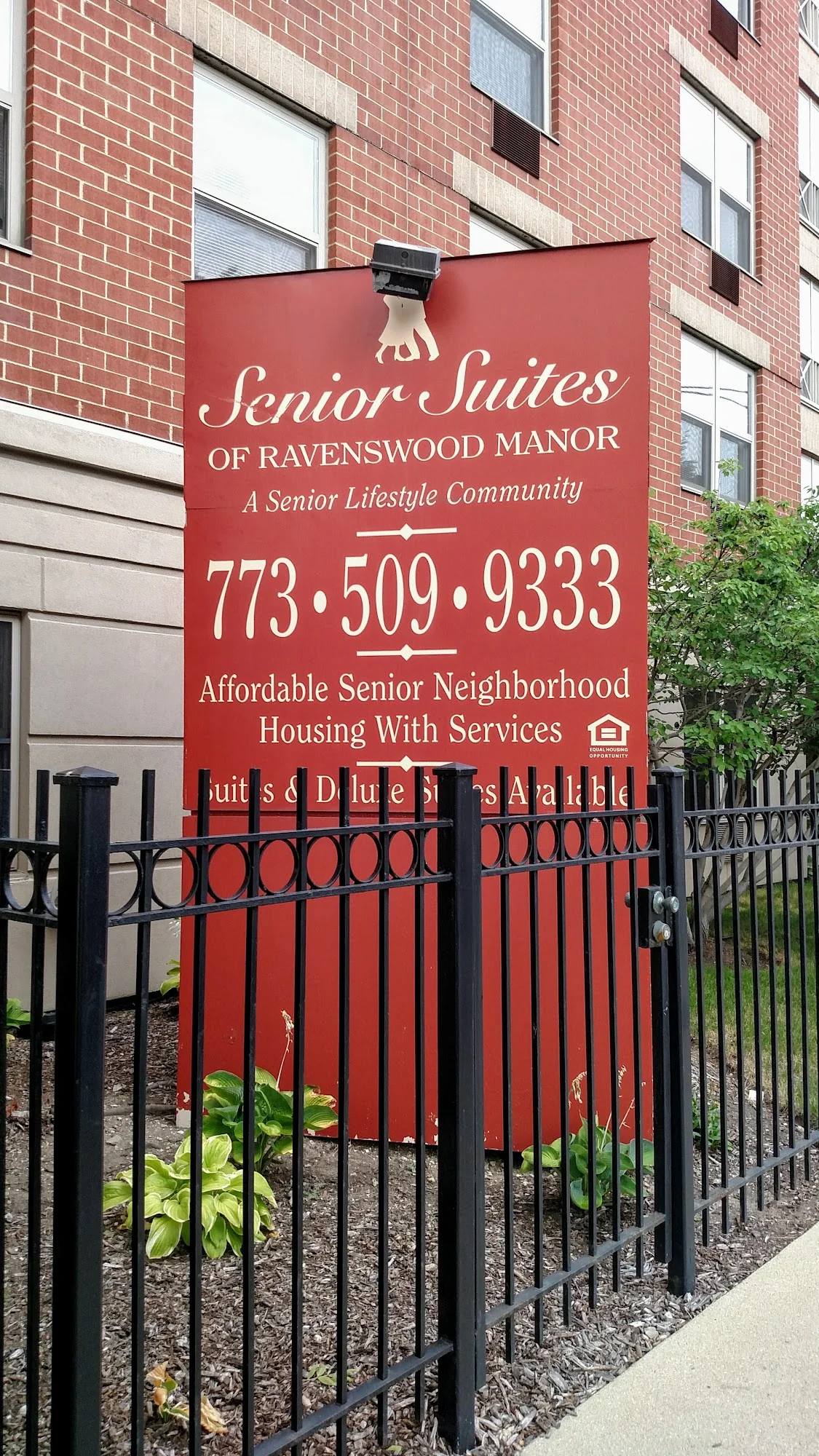 Senior Suites of Ravenswood Manor