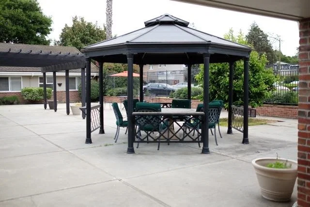 SILVER OAKS MEMORY CARE