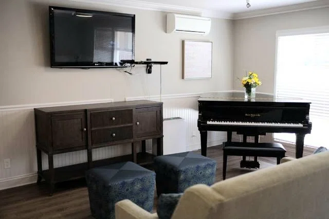 SILVER OAKS MEMORY CARE