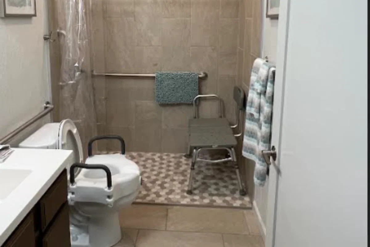SIMPLE LIVING ASSISTED CARE