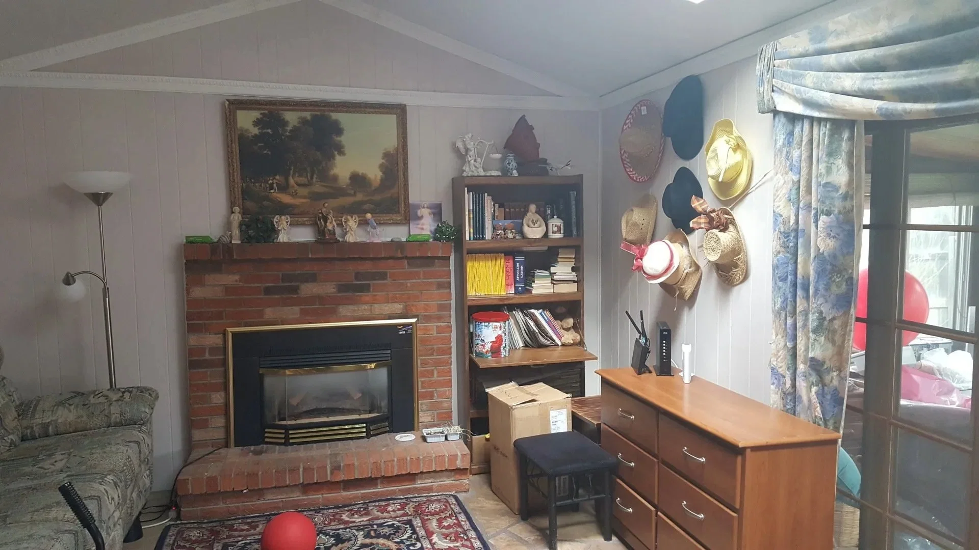 ST PETRO LAUREL HAUS