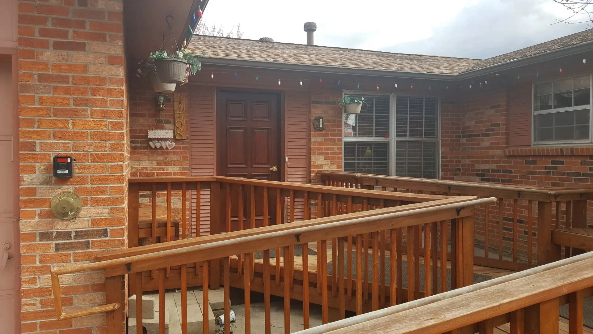 ST PETRO LAUREL HAUS