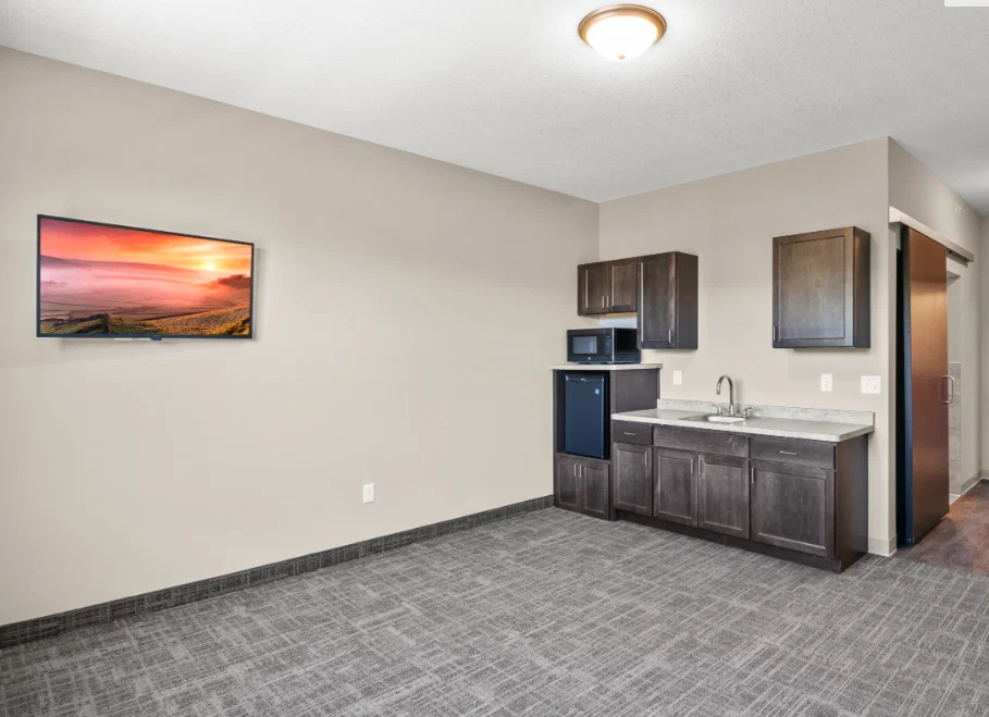 SUITE LIVING OF MAPLE GROVE