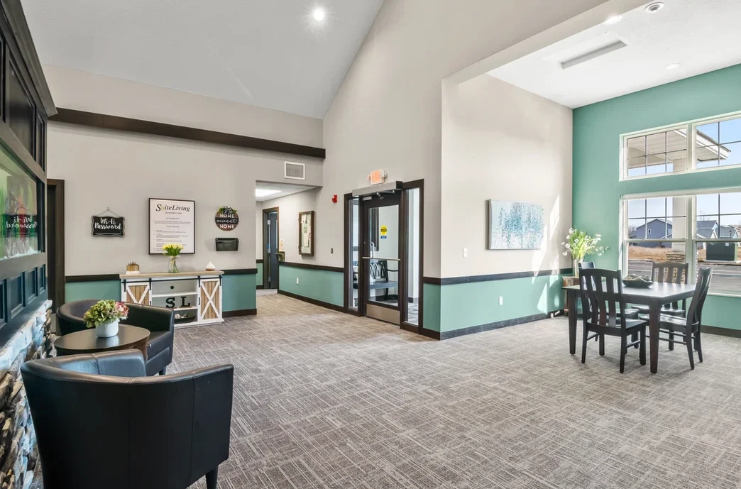 SUITE LIVING OF ROSEMOUNT