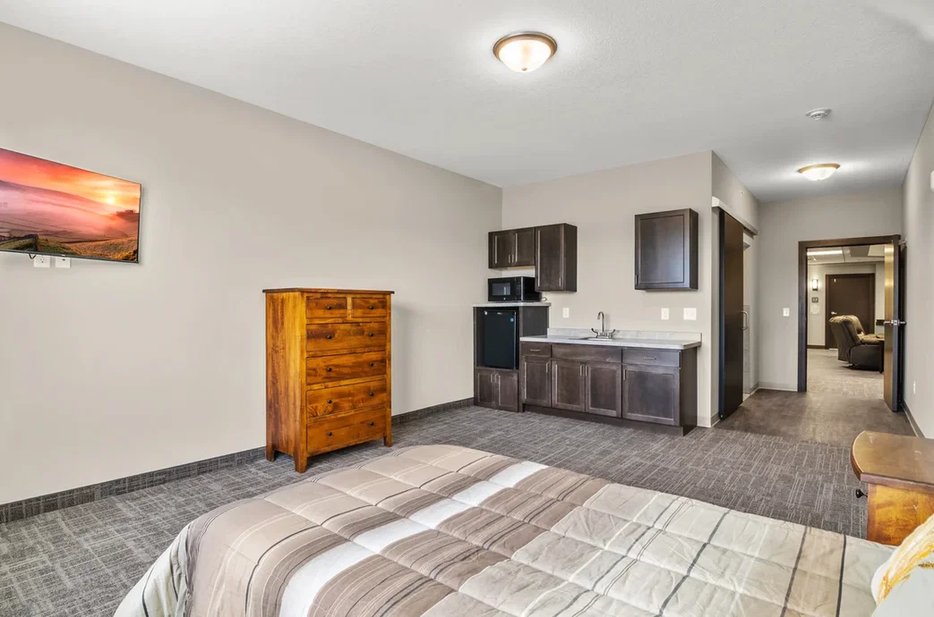 SUITE LIVING OF ROSEMOUNT