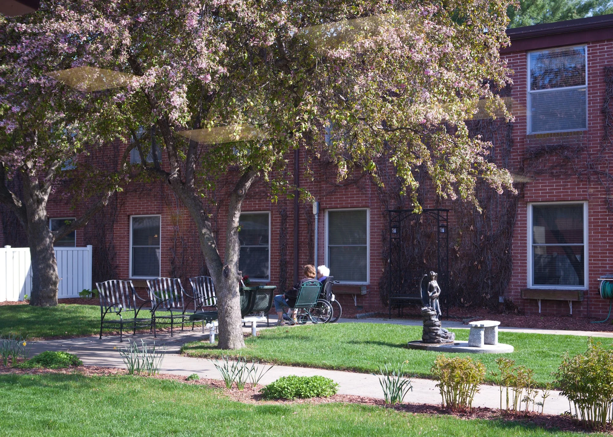 Sumner Place Skilled Nursing & Rehabilitation