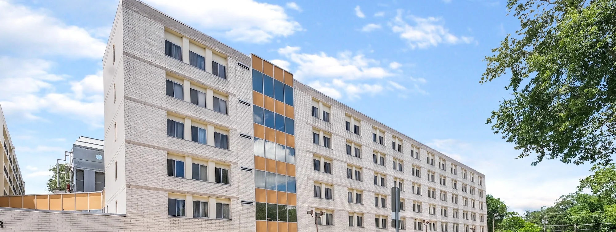 Sundale Manor Apartments