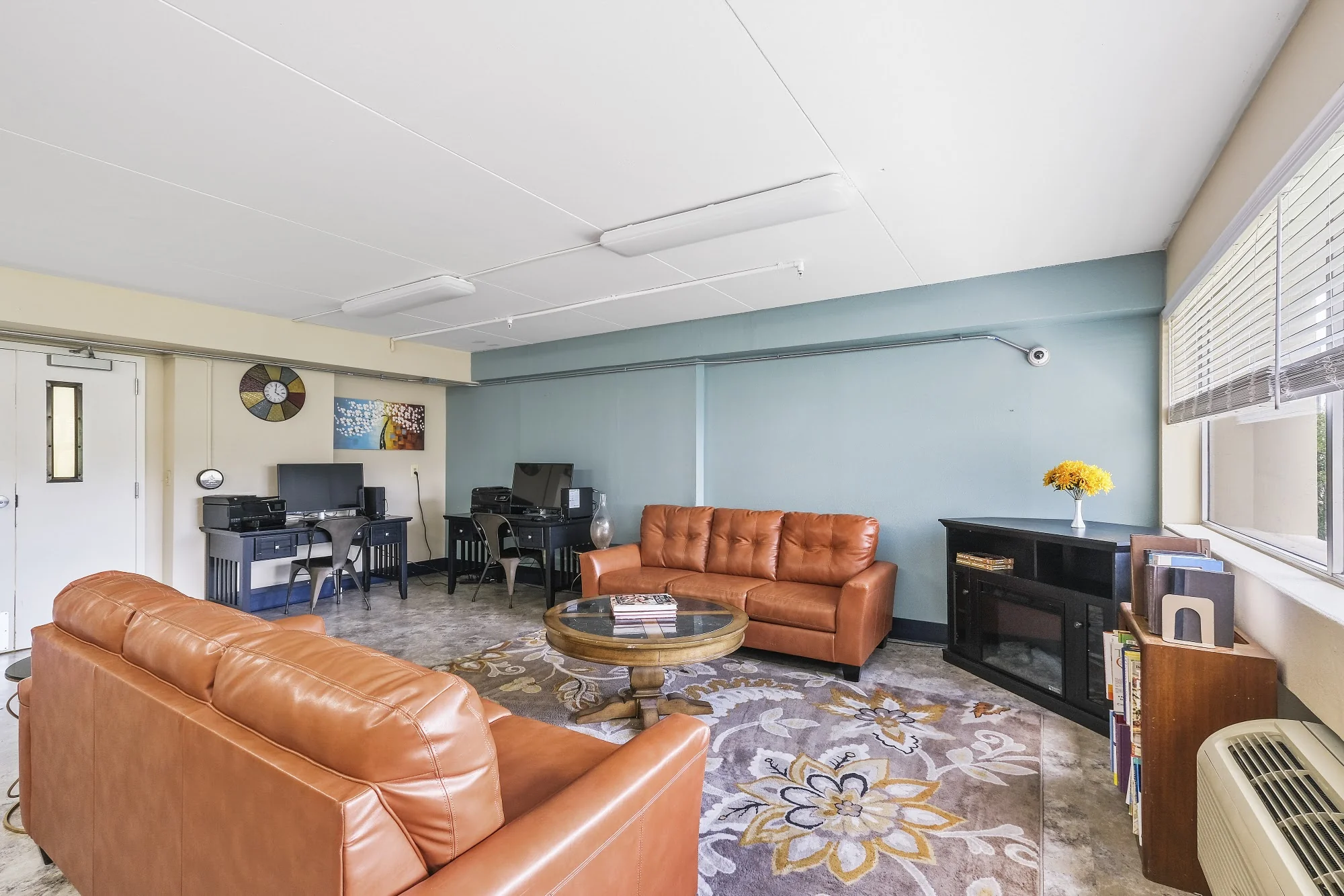 Sundale Manor Apartments