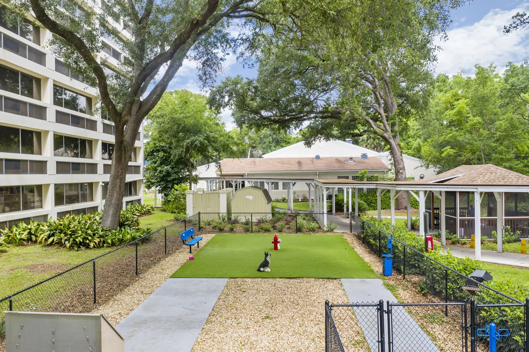 Sundale Manor Apartments