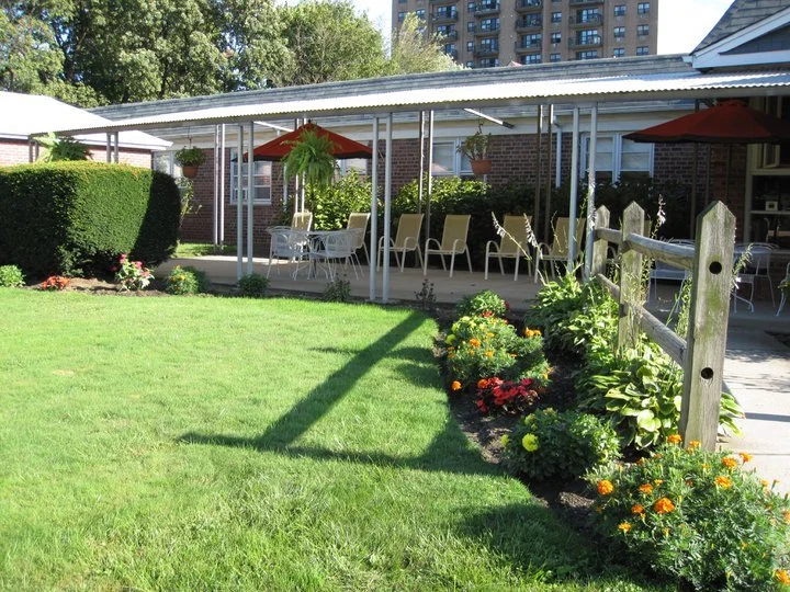 SUTTON GARDENS SENIOR LIVING