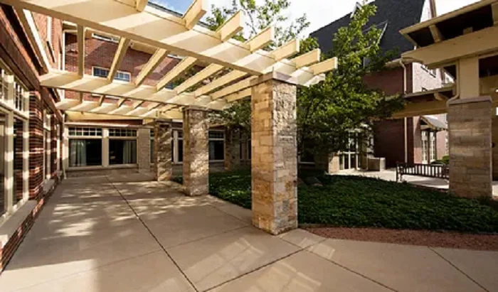TEAL SHORES SENIOR LIVING