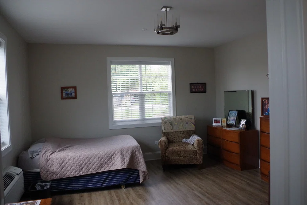 THE HEATHERS SENIOR HOMES OF LAKE IN THE HILLS